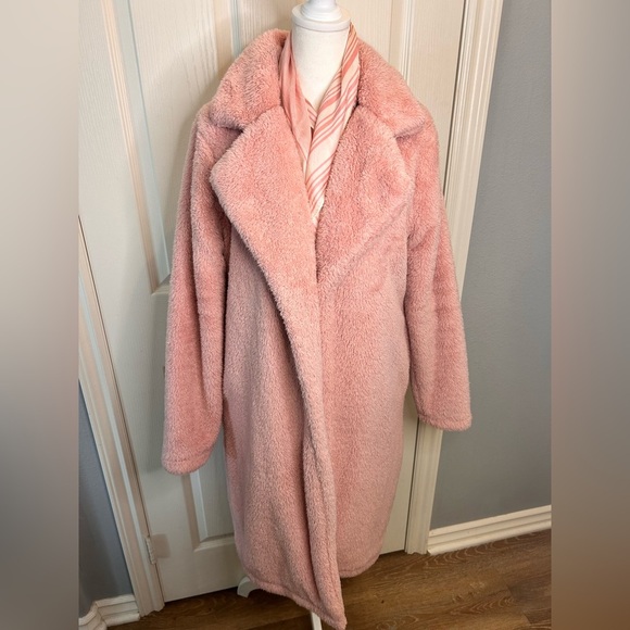💗Baby Pink Faux Furry Collared Coat w/ Pockets by Angashion Size M💗 - Picture 11 of 14